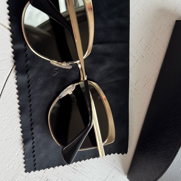 Prada Sunglasses - Picture 5 of 7